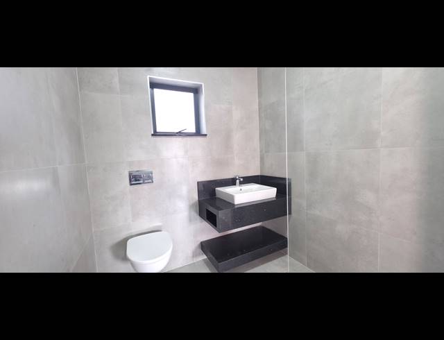 2 BEDROOM APARTMENT FOR SALE IN ESCOMBE